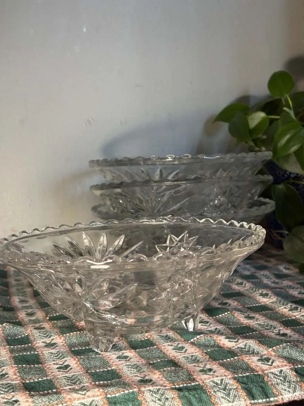 4 Vintage Anchor Hocking Early American Prescut (EAPC) Footed Clear Glass Bowls